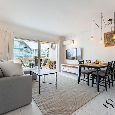Great Location, Sea View, 2 Bedroom, Steps From The * Benalmadena