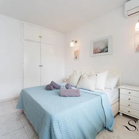 Great Location, Sea View, 2 Bedroom, Steps From The Apartment *